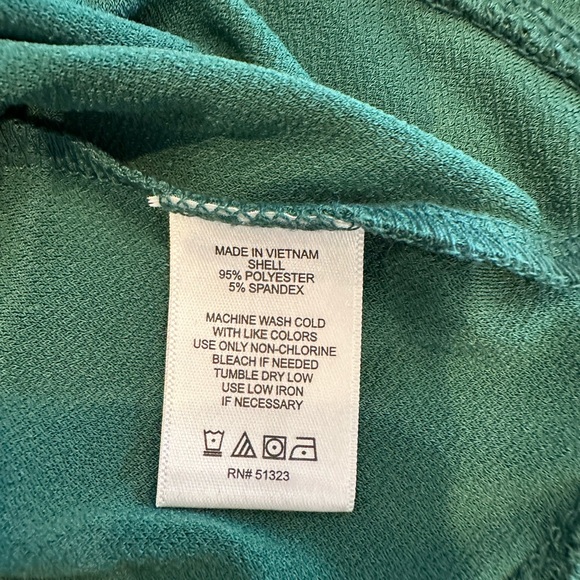 Elegant Green  3/4 Sleeve Women's Top with Ruffle Hem - Picture 6 of 9